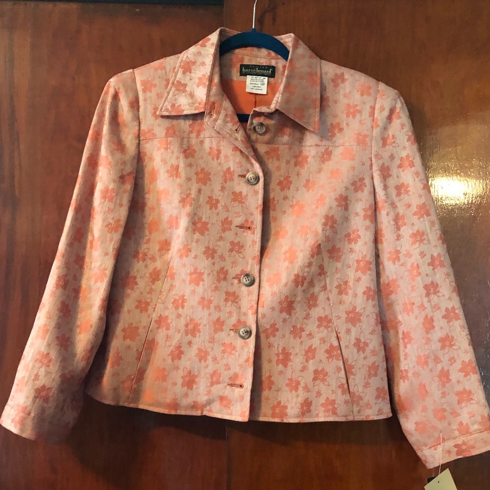 NWT Harve Bernard linen suit.  Salmon/beige flower print.  Size 12 Petite